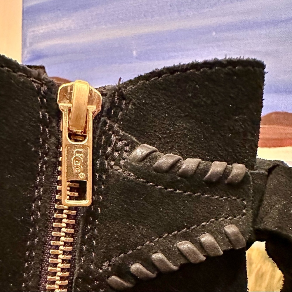 UGG Fraise Whipstitch Suede Boot - Picture 9 of 9